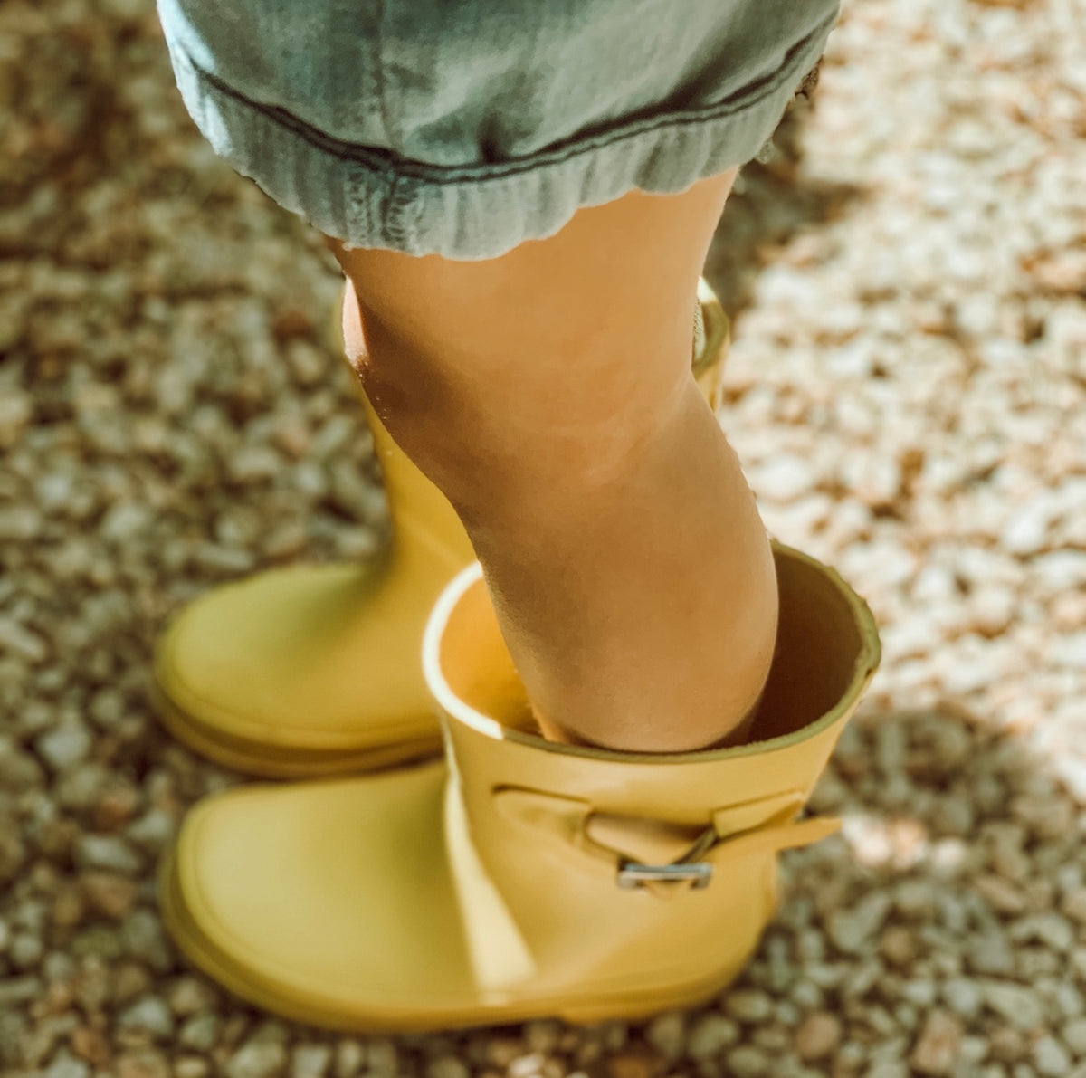 kids yellow rain boots