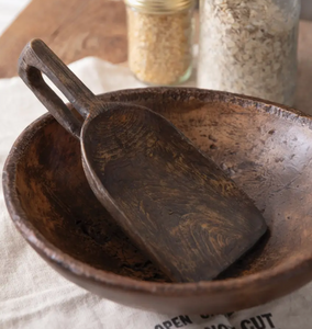 rustic scoop with handle