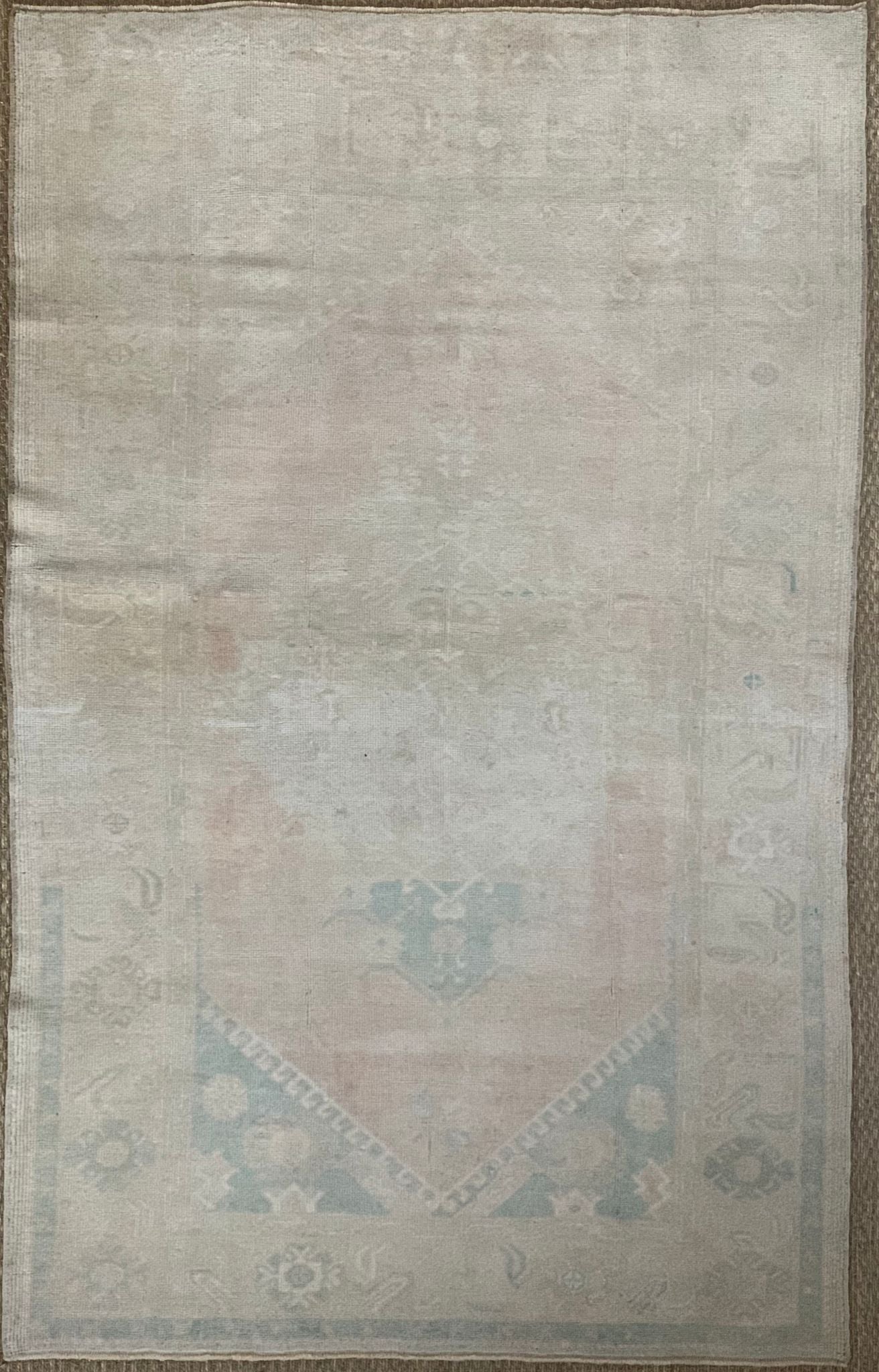 vintage anatolian rug - 4' 3" x 6' 8"