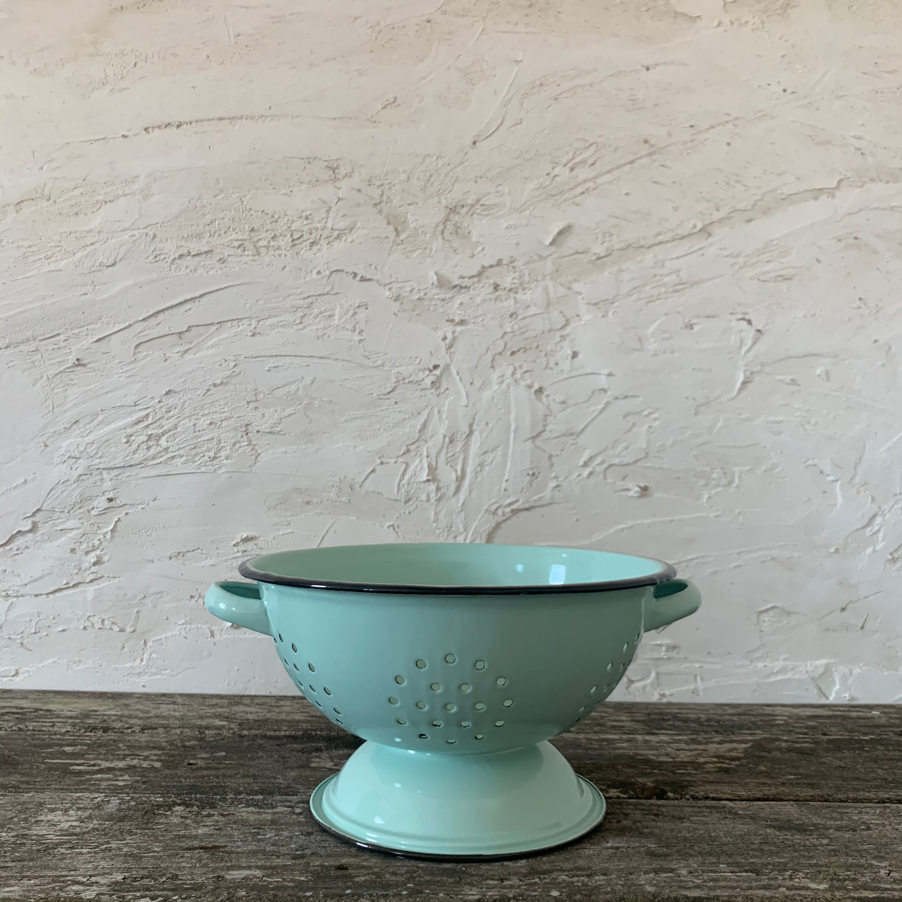 pale blue enamelware colander – Lauren Liess