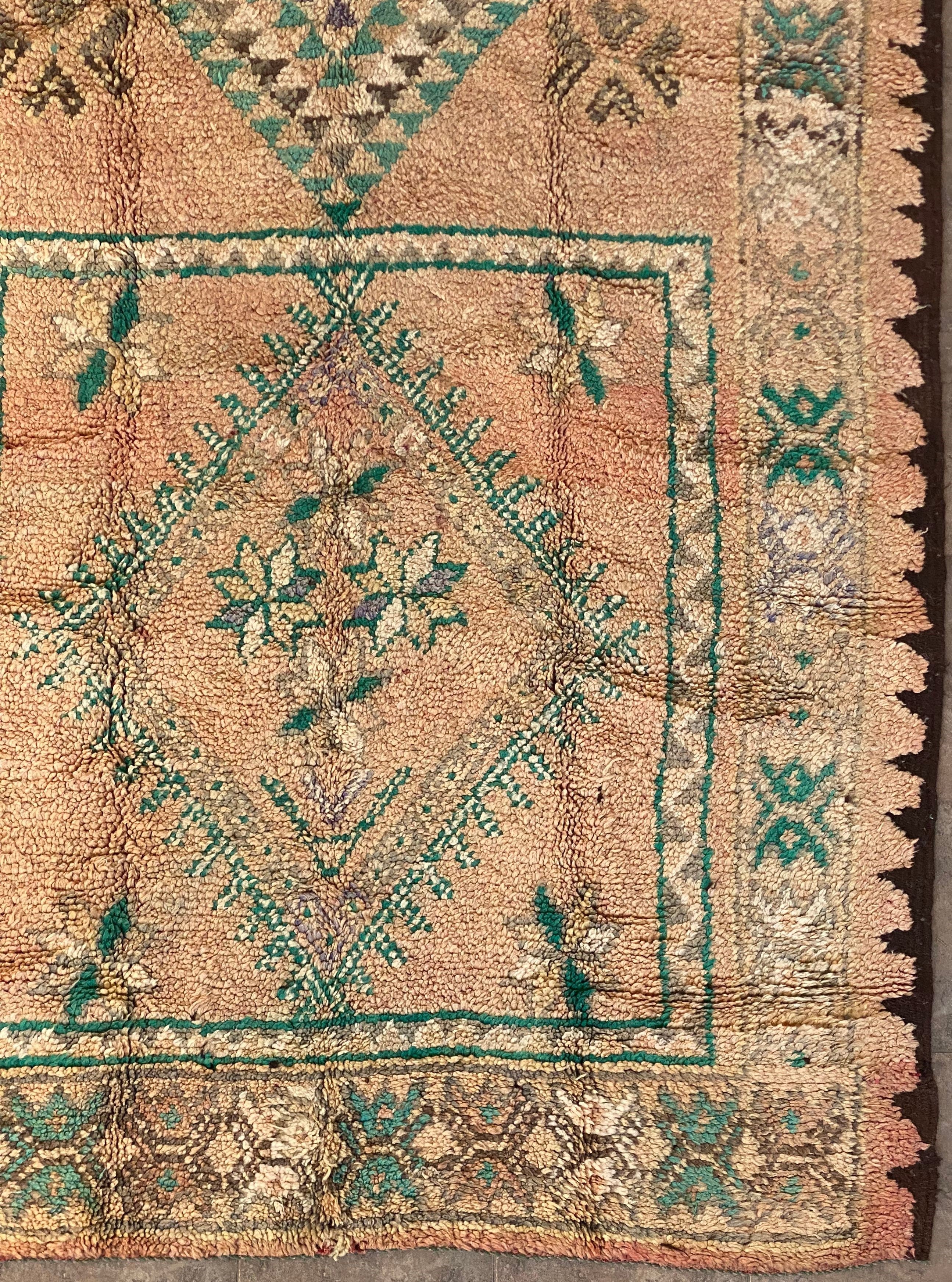 vintage moroccan geometric rug - 5'9" x 9'7"