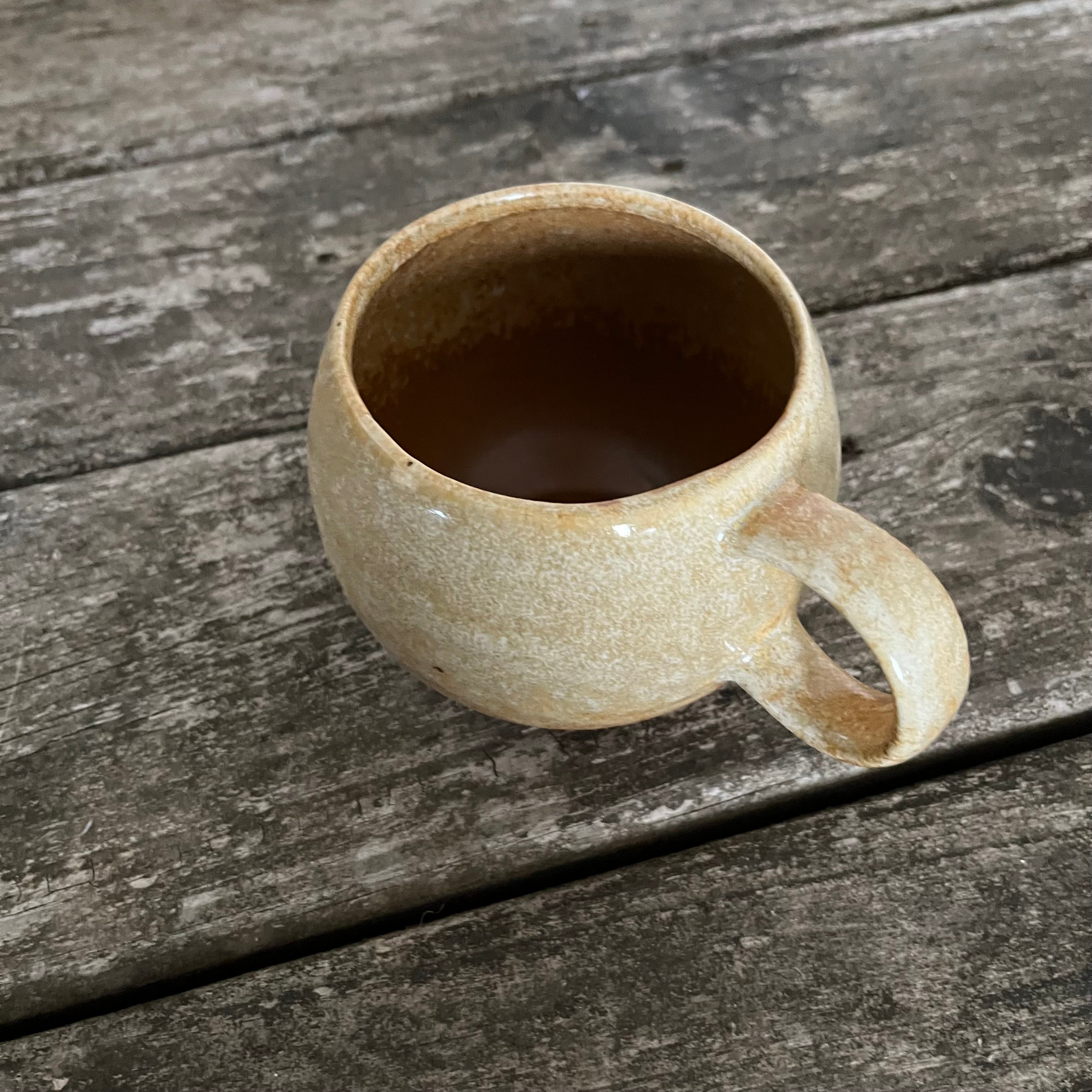golden stoneware mug