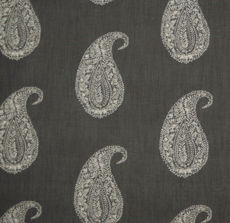 Live Paisley in Black & White